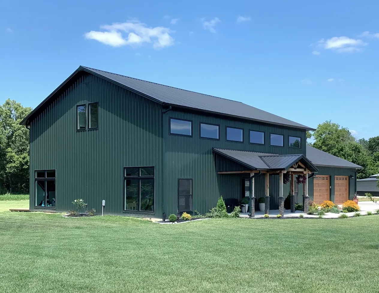 Post frame building